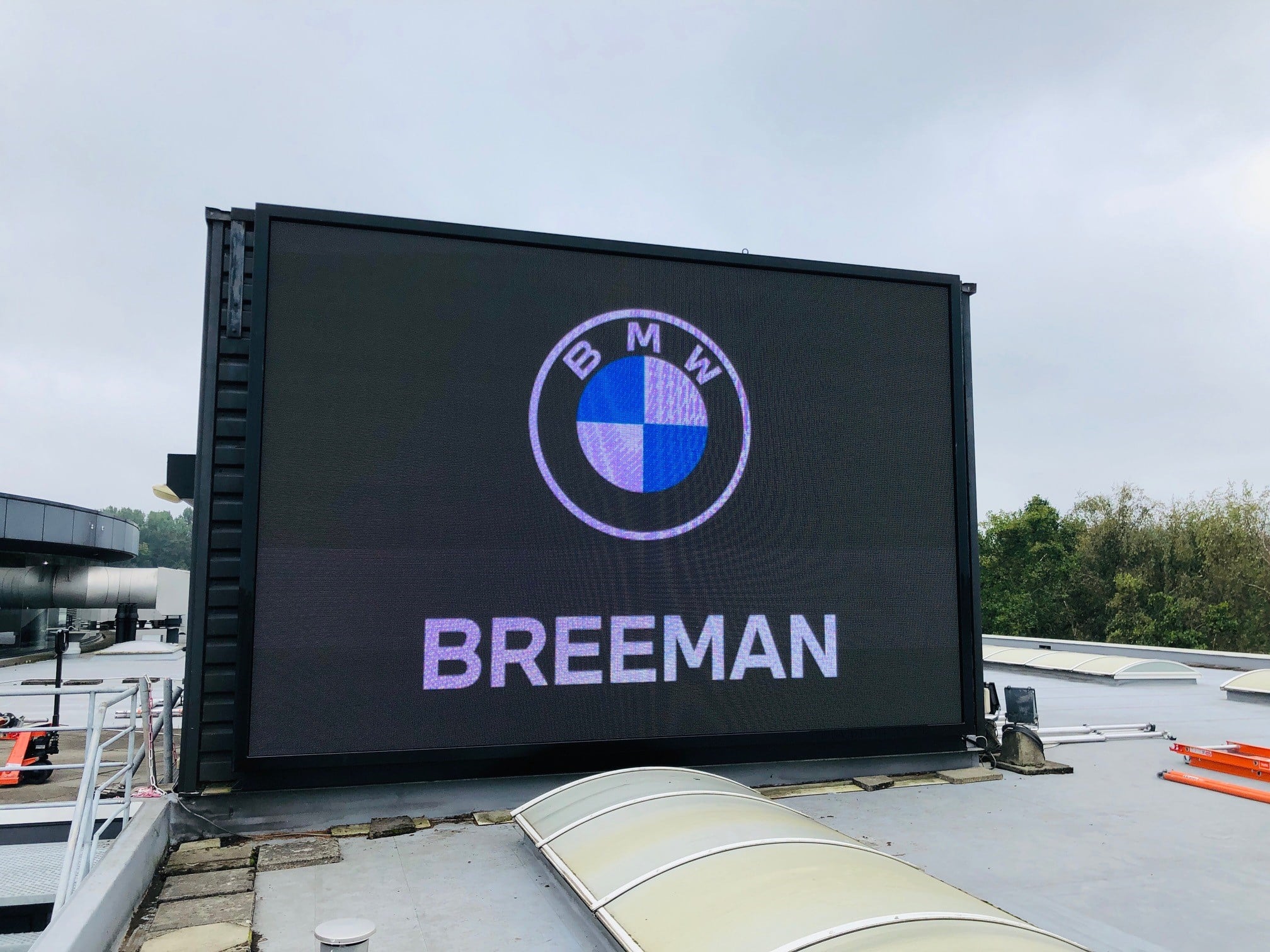 Led-scherm bij BMW Breeman